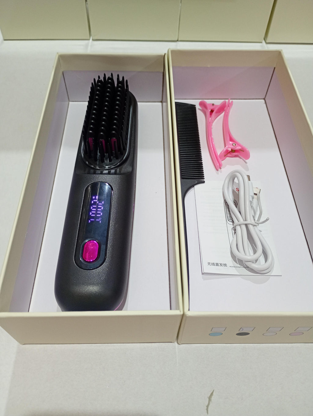 Cordless hair straightening brush